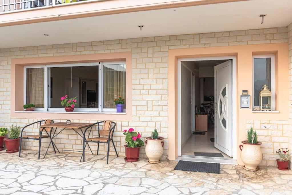 Ferienwohnung Dimitri'S Mountain House Karpenísion Exterior foto